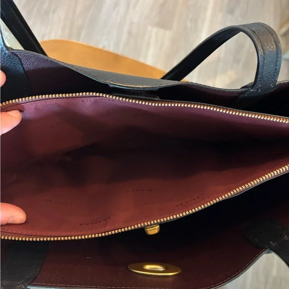 Coach Tote - Picture 4 of 11